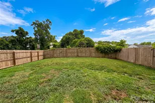 2534 Stream Bank Dr, Charlotte, NC 28269 - Photo 18