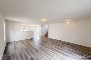 2534 Stream Bank Dr, Charlotte, NC 28269 - Photo 6