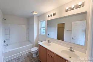 2534 Stream Bank Dr, Charlotte, NC 28269 - Photo 14