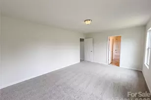 2534 Stream Bank Dr, Charlotte, NC 28269 - Photo 10