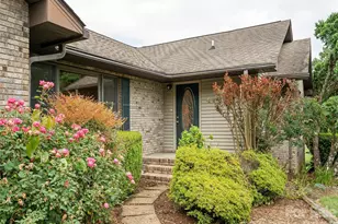 2 Bannerwood Dr, Horse Shoe, NC 28742 - Photo 2