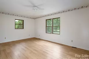 2 Bannerwood Dr, Horse Shoe, NC 28742 - Photo 18