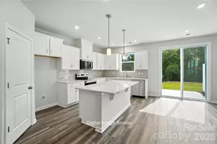 7524 Hodges Meadow Ln, Charlotte, NC 28213 - Photo 16