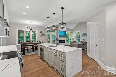 5634 Camelot Drive, Charlotte, NC 28270 - Photo 6