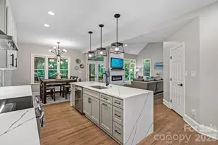 5634 Camelot Dr, Charlotte, NC 28270 - Photo 6