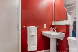 2508 Hilliard Dr, Charlotte, NC 28205 - Photo 12