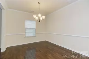 5620 Selkirkshire Rd, Charlotte, NC 28278 - Photo 2