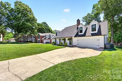 9018 Hunters Pointe Drive, Huntersville, NC 28078 - Photo 2