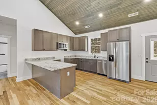 73 Rocking Porch Rd, Asheville, NC 28805 - Photo 2