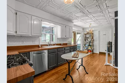 8 Sunny Ridge Drive, Asheville, NC 28804 - Photo 12