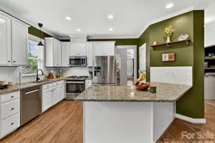 7553 Thorn Creek Ln, Tega Cay, SC 29708 - Photo 16