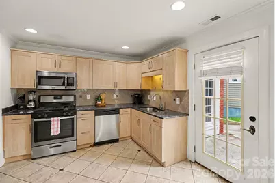 2001 Wood Dale Terrace, Charlotte, NC 28203 - Photo 8