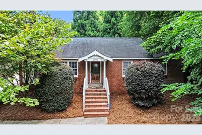 2001 Wood Dale Terrace, Charlotte, NC 28203 - Photo 2