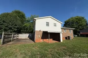 122 Wallace St, Boonville, NC 27011 - Photo 6
