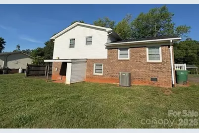 122 Wallace Street, Boonville, NC 27011 - Photo 2