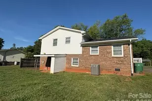 122 Wallace St, Boonville, NC 27011 - Photo 2
