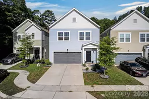 548 Kingsway Cir, Charlotte, NC 28214 - Photo 1