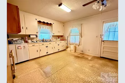 5057 Erickson Road, Charlotte, NC 28208 - Photo 14
