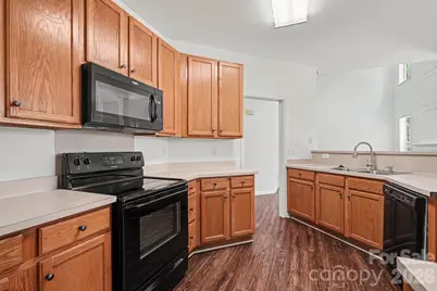 11310 Glenstone Court, Charlotte, NC 28269 - Photo 6