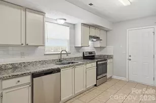 2314 Hope Valley Ln, Charlotte, NC 28213 - Photo 16