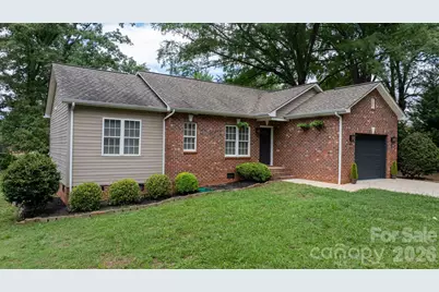 208 S B Avenue, Maiden, NC 28650 - Photo 2