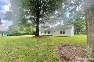 251 Trade Street S, Matthews, NC 28105 - Photo 2