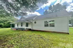 251 Trade Street S, Matthews, NC 28105 - Photo 1