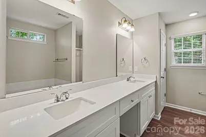 5615 Waverly Lynn Lane, Charlotte, NC 28269 - Photo 10