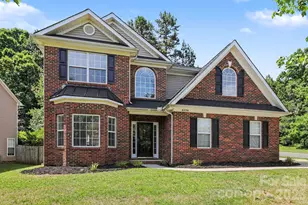 8539 Suttonview Dr, Charlotte, NC 28269 - Photo 1