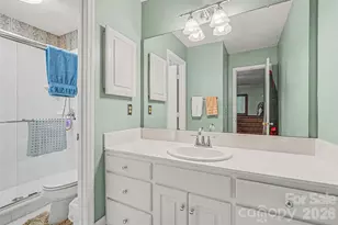 7944 Pawtuckett Rd, Charlotte, NC 28214 - Photo 18