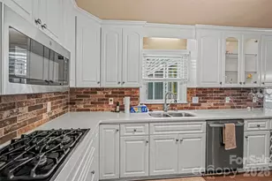 7944 Pawtuckett Rd, Charlotte, NC 28214 - Photo 14