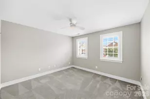 9415 Bonnie Briar Cir, Charlotte, NC 28277 - Photo 20