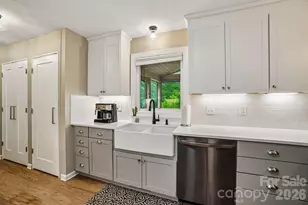 3229 N Bearwallow Rd, Hendersonville, NC 28792 - Photo 20