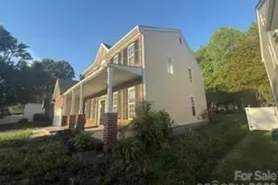 10615 Elm Bend Dr, Charlotte, NC 28273 - Photo 2