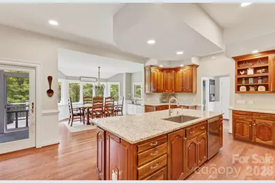 100 Perry Place, Hendersonville, NC 28739 - Photo 16