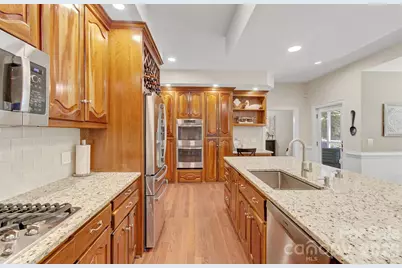 100 Perry Place, Hendersonville, NC 28739 - Photo 14
