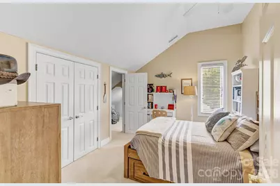 100 Perry Place, Hendersonville, NC 28739 - Photo 32
