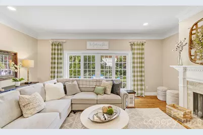 100 Perry Place, Hendersonville, NC 28739 - Photo 8