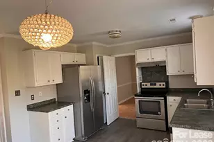 9608 Kayce Ln, Charlotte, NC 28213 - Photo 2