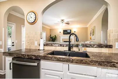 5700 Crown Terrace, Hickory, NC 28601 - Photo 14