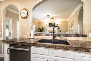 5700 Crown Terrace, Hickory, NC 28601 - Photo 14