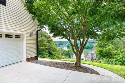 5700 Crown Terrace, Hickory, NC 28601 - Photo 4