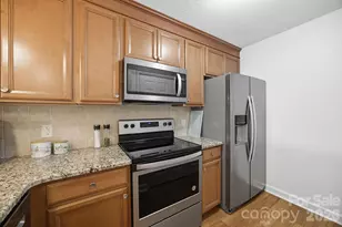 18009 Kings Point Dr, Cornelius, NC 28031 - Photo 10