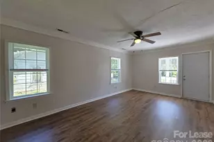 922 S Meeting St, Statesville, NC 28677 - Photo 2