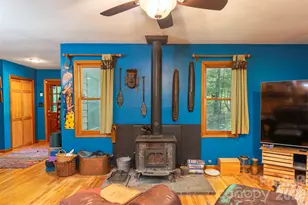23 Hunting Ldg Dr, Black Mountain, NC 28711 - Photo 6