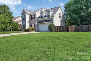 12929 Beddingfield Dr, Charlotte, NC 28278 - Photo 2