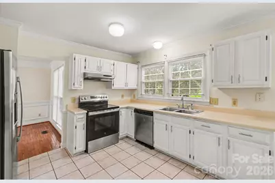 7104 Kinsmore Lane, Charlotte, NC 28269 - Photo 12