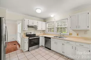 7104 Kinsmore Ln, Charlotte, NC 28269 - Photo 12