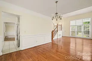 7104 Kinsmore Ln, Charlotte, NC 28269 - Photo 8