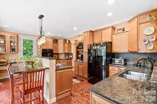 522 Silver Hawk Ln, Weaverville, NC 28787 - Photo 10